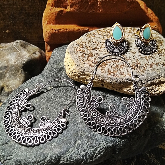 Jewelry - 🐞2/$20 Set Ethnic Style Boho Earrings